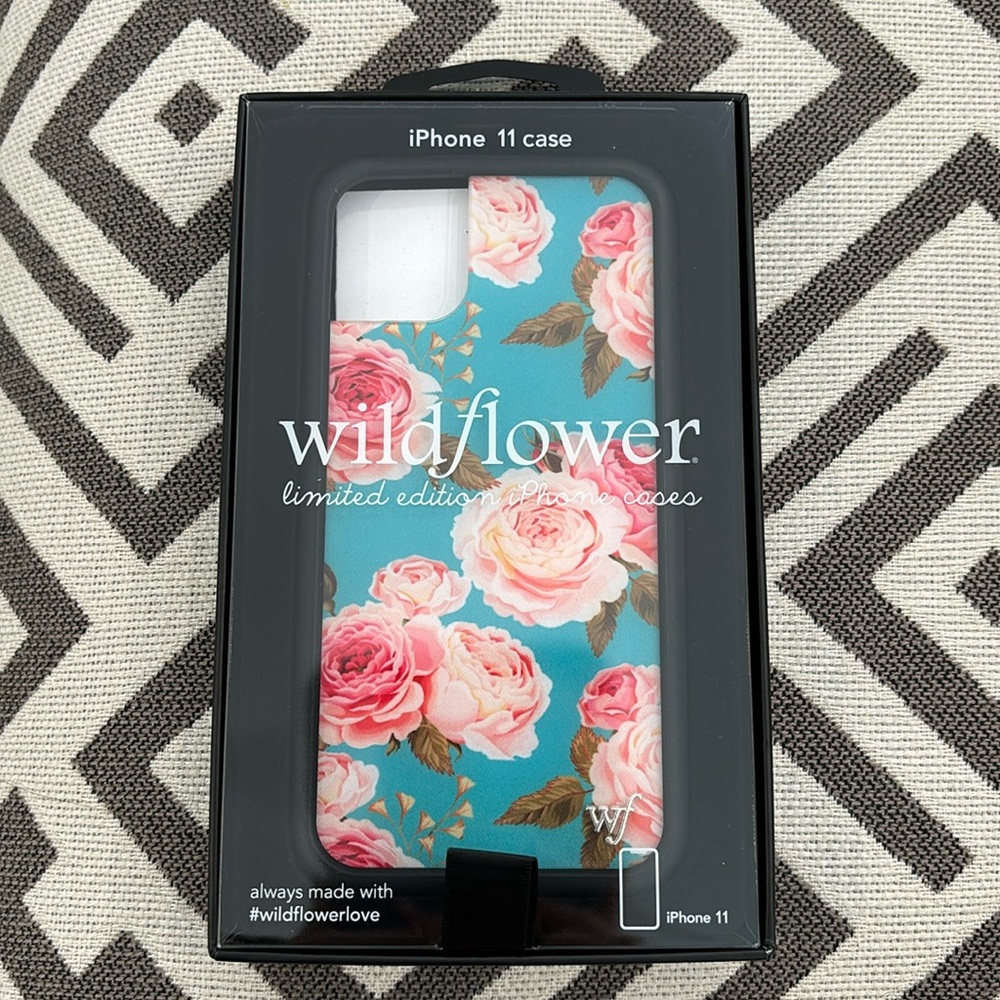 Wildflower iPhone 11 case -never used